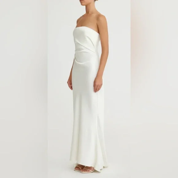 NWOT Significant Other Lucile Strapless Satin Gown with Train Sz 12 bone white